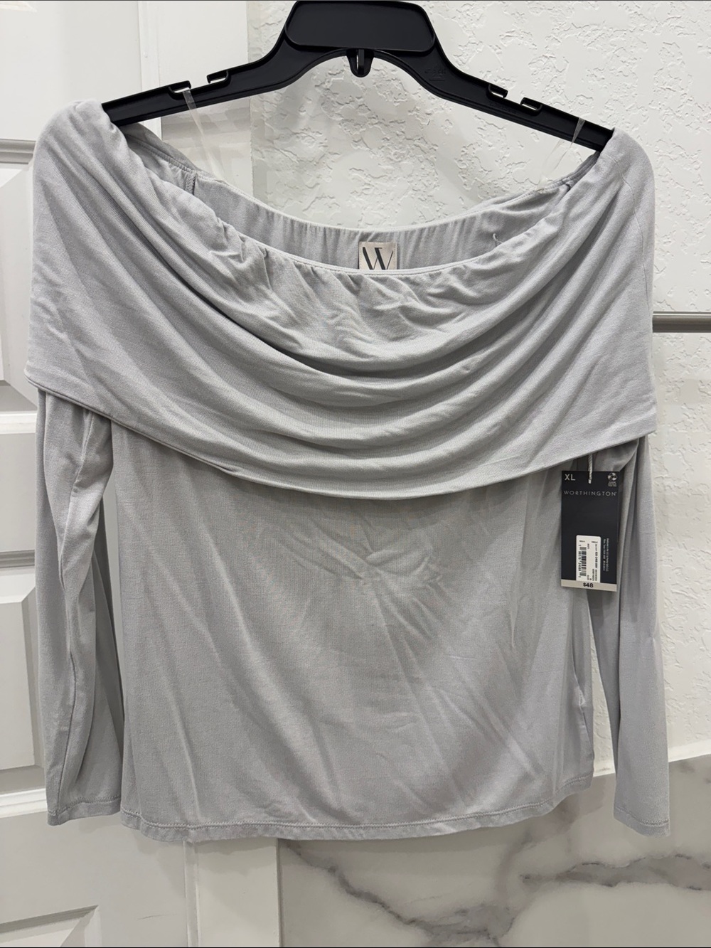 Gorgeous Worthington Off-Shoulder Long Sleeve Top in Light Gray